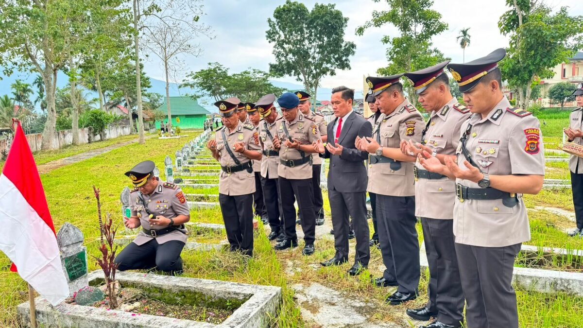 Kapolres Kerinci Pimpin Ziarah Sambut Hari Bhayangkara