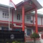 Lembaga Pemasyarakatan (Lapas) Kelas IIB Penyabungan membantah tudingan yang beredar di media sosial terkait peredaran telepon genggam ilegal dan aktivitas terorganisir di dalam lapas.