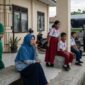 Puluhan siswa di Pulau Tengah, Kerinci, diduga mengalami mual, muntah, dan sakit perut usai mengonsumsi makanan Program MBG. Penyebabnya masih menunggu hasil penyelidikan.