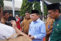 Gubernur Al Haris mengapresiasi penyerahan murid baru secara adat Melayu Jambi di SMA Negeri 1 Muaro Jambi sebagai upaya memperkuat pendidikan karakter dan melestarikan budaya lokal.