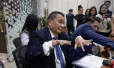Hotman Paris Minta Maaf Usai Ditegur Dewan Pers