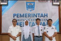 Bupati Kepulauan Mentawai Rinto Wardana (kiri) dan Wakil Bupati Jakop Saguruk (kanan) bersama Desprika Anggun (kedua dari kiri) dan Aspan Musa Rimata Samingilailai (ketiga dari kiri), Rabu 29 Juli 2026 (Foto: Diskominfo Mentawai)