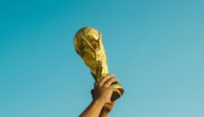 Piala Dunia 2030 berlangsung pada 8 Juni-21 Juli 2030 dengan enam negara tuan rumah. Simak jadwal, format, dan daftar negara penyelenggara turnamen bersejarah ini.