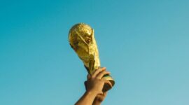 Piala Dunia 2030 berlangsung pada 8 Juni-21 Juli 2030 dengan enam negara tuan rumah. Simak jadwal, format, dan daftar negara penyelenggara turnamen bersejarah ini.