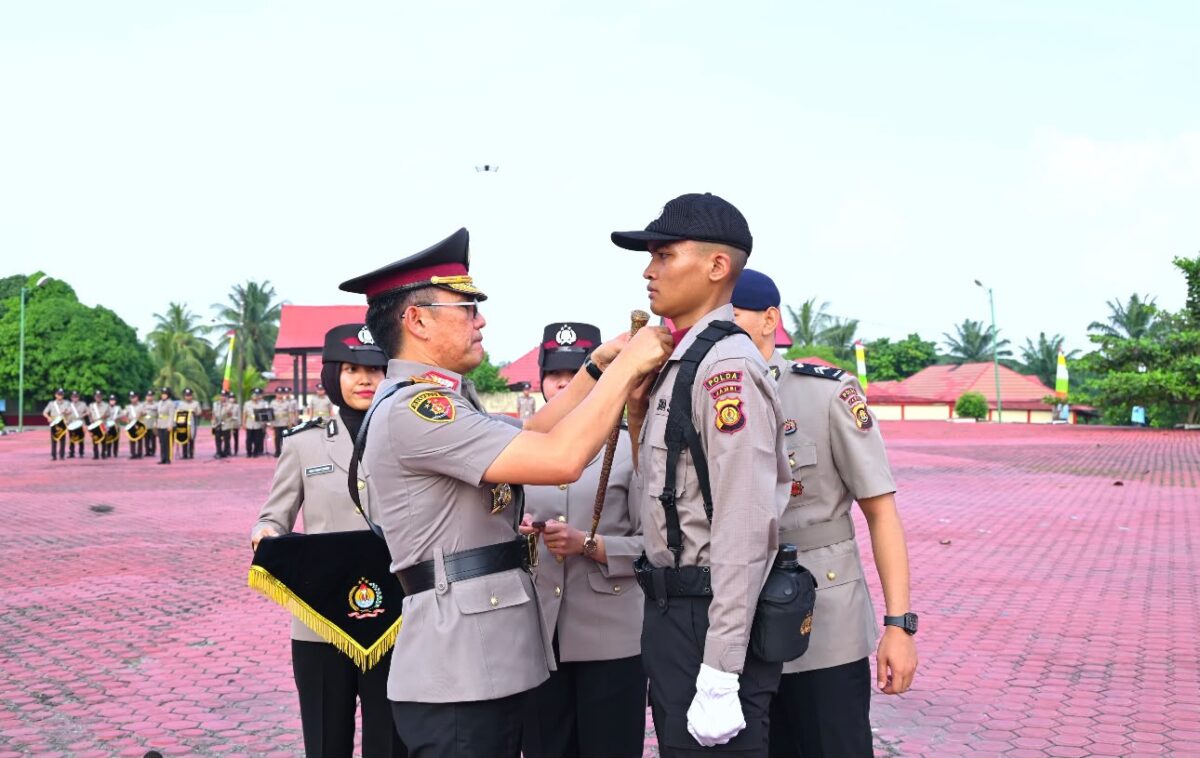 Kapolda Jambi Irjen Pol Krisno H. Siregar membuka Pendidikan Pembentukan Bintara Polri Berkemampuan SPKT di SPN Polda Jambi yang diikuti 46 siswa selama lima bulan.