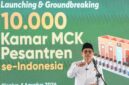 Menteri Koordinator (Menko) Pemberdayaan Masyarakat, Muhaimin Iskandar, memberikan sambutan pada peluncuran program pembangunan 10 ribu MCK untuk pesantren se-Indonesia yang berlangsung di Pondok Pesantren Miftahul Huda Al Musri, Cianjur, Jawa Barat, Selasa, 4 Agustus 2026 (Foto: Humas Kemenko PM)