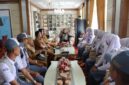 Wali Kota Alfin melepas pelajar terbaik Sungai Penuh untuk bertugas sebagai Paskibraka tingkat nasional dan Provinsi Jambi serta mengingatkan mereka agar menjaga kesehatan, disiplin, dan memberikan penampilan terbaik demi mengharumkan nama daerah.