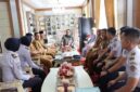 Wako Alfin menerima audiensi 13 taruna STTD asal Kota Sungai Penuh. Enam taruna siap lulus pada September 2026 dan berkomitmen mengabdi sebagai ASN.