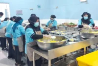 BGN menutup sementara 1.999 dapur SPPG penyedia MBG karena belum mendaftarkan SLHS. Simak alasan dan sebarannya di berbagai wilayah.