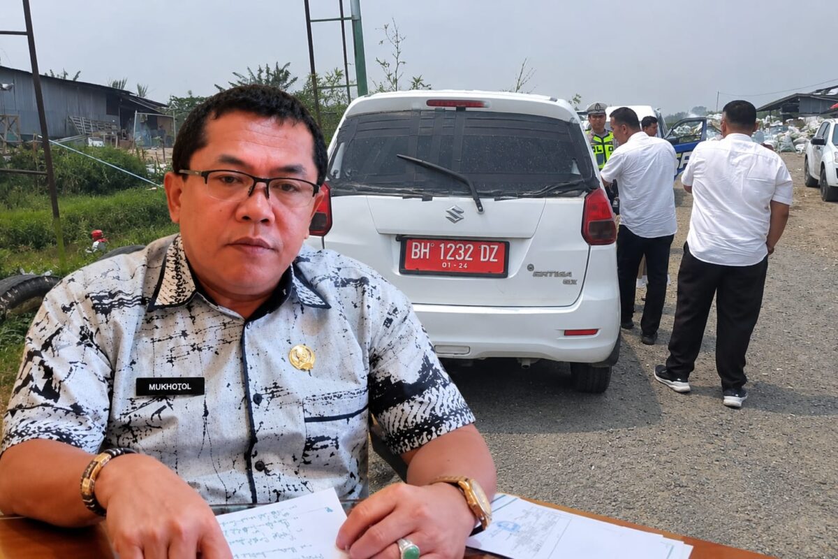 Mobil Dinkes Kerinci BH 1232 DZ kembali terjaring razia pajak di Sungai Penuh. Status aset dan administrasi kendaraan dipertanyakan.