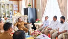Wali Kota Sungai Penuh Alfin membahas rencana flyover Sungai Penuh-Tapan bersama TNKS untuk memperkuat konektivitas dan koordinasi lintas instansi.