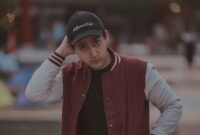 amyla Ashab membantah klaim penculikan Aron Ashab dan menyebut adiknya menjalani rehabilitasi karena masalah kecanduan alkohol.