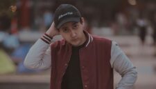 amyla Ashab membantah klaim penculikan Aron Ashab dan menyebut adiknya menjalani rehabilitasi karena masalah kecanduan alkohol.