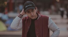 amyla Ashab membantah klaim penculikan Aron Ashab dan menyebut adiknya menjalani rehabilitasi karena masalah kecanduan alkohol.