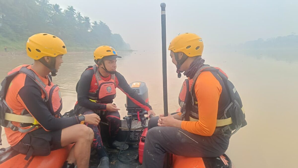 Sungai Batanghari, bocah tenggelam, operasi SAR Jambi, SAR Batanghari, kecelakaan sungai, Kabupaten Batanghari, Tim SAR Gabungan